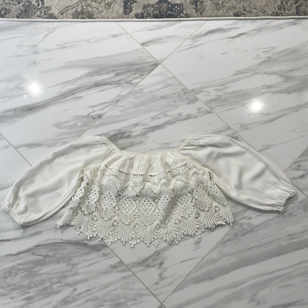 🌺🌺🌺L.A. HEARTS 🌺🌺🌺Off shoulders off white cropped top size small